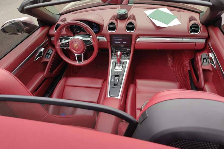 Used Porsche 718 2019 Boxster T 2.0T Center Console