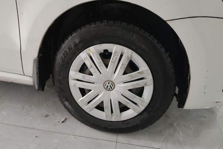 Used Volkswagen Polo 2014 1.4L Manual Fashion Edition Right Front Wheel Hub