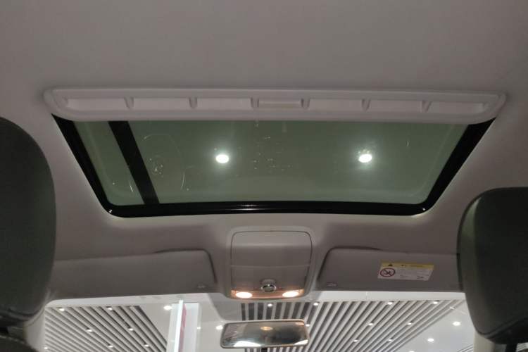 Used Volkswagen Sagitar 2015 230TSI Automatic Comfort Version Headliner