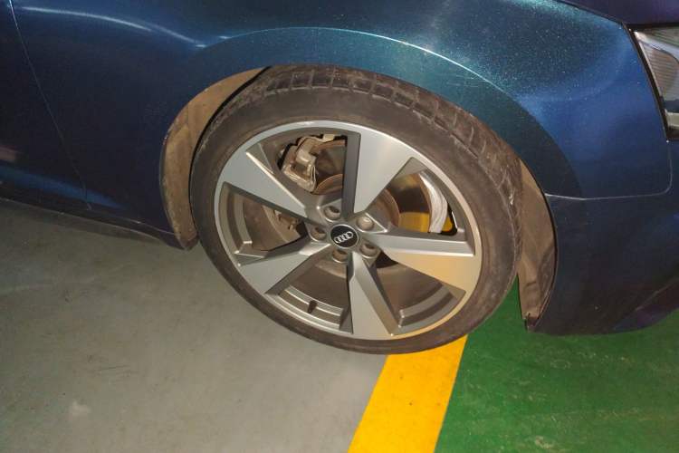 Used Audi A5 2019 Cabriolet 40 TFSI Fashion Edition China V Right Front Wheel Hub