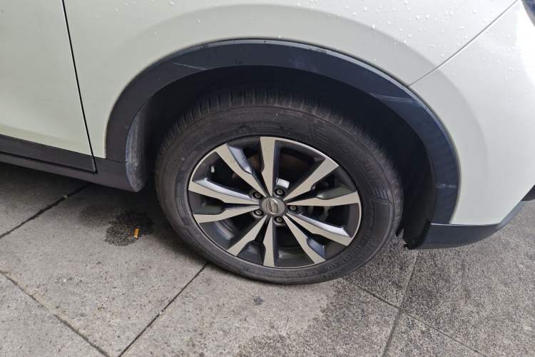 Used GAC Trumpchi GS3 2019 235T Automatic Elite Edition Right Front Wheel Hub