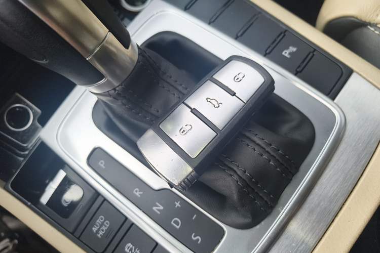 Used Volkswagen FAW-Volkswagen CC 2015 1.8TSI Prestige Model
