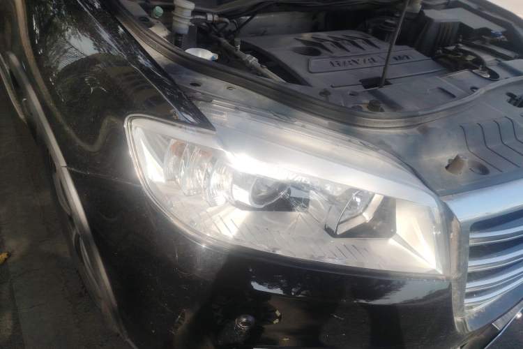 Used Haval H6 2013 Sport Edition 1.5T Manual Two-Wheel Drive Prestige Model Right Front Headlight