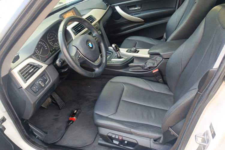 Used BMW 3 Series GT 2013 320i Leading Model
