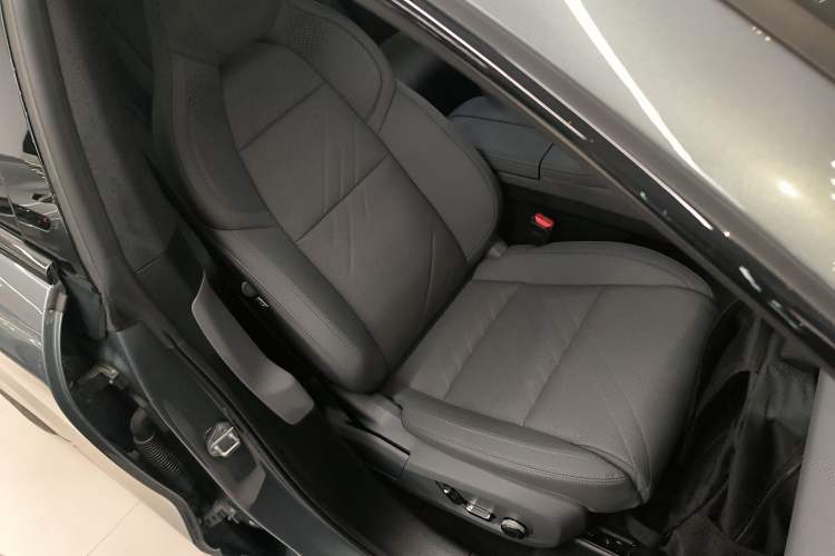 Used Zeekr 001 2025 YOU Edition 100 kWh All-Wheel Drive
