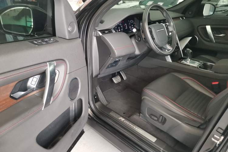 Used Land Rover Discovery Sport 2020 249 PS R-Dynamic Performance Edition Driver Seat