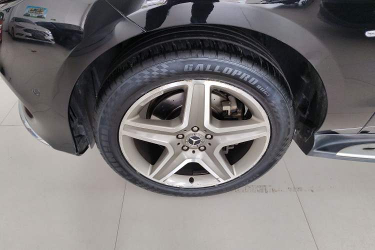 Used Mercedes-Benz GLE 2018 GLE 400 4MATIC Exclusive Edition Left Front Wheel Hub