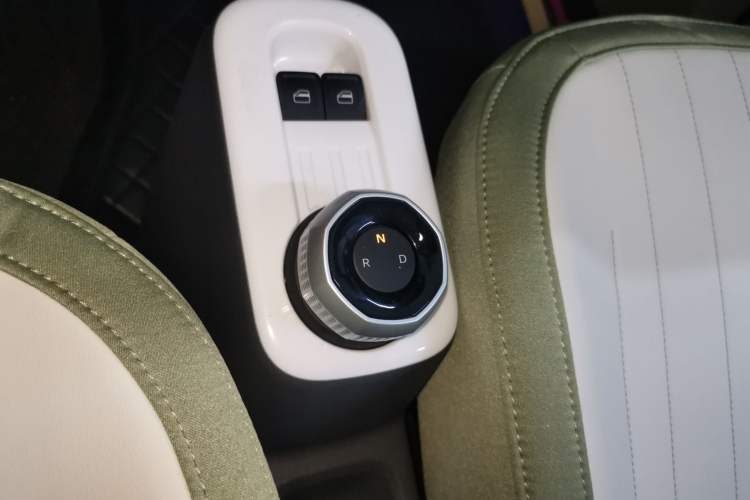 Used Geely Galaxy Panda 2025 210km Panda Rider Gear Lever