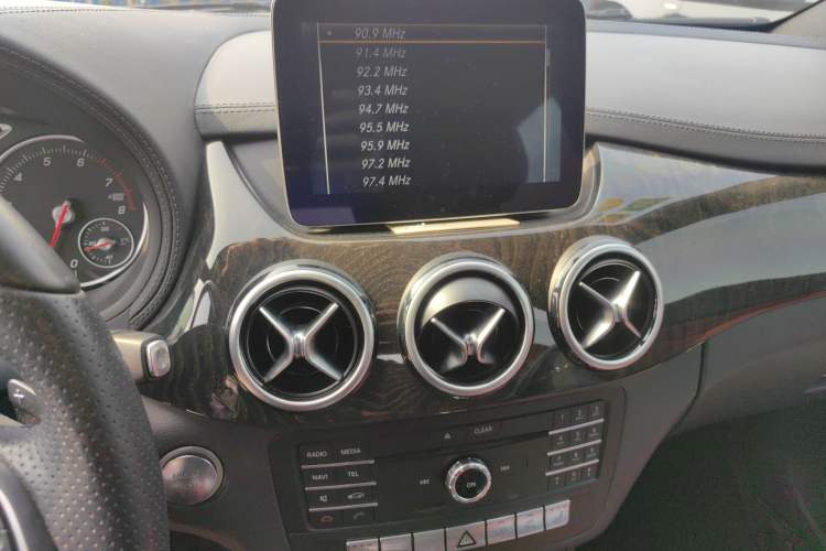 Used Mercedes-Benz B-Class 2016 B 200 Exclusive Edition