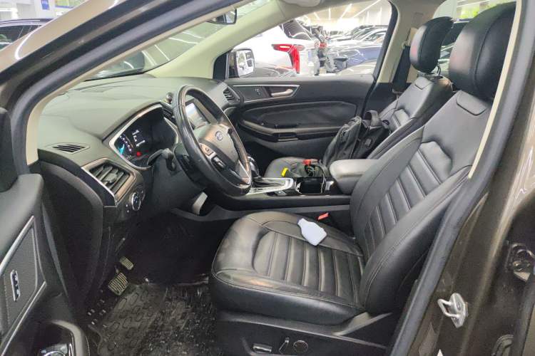 Used Ford Edge 2016 EcoBoost 245 Two-Wheel-Drive Titanium 7-Seater
