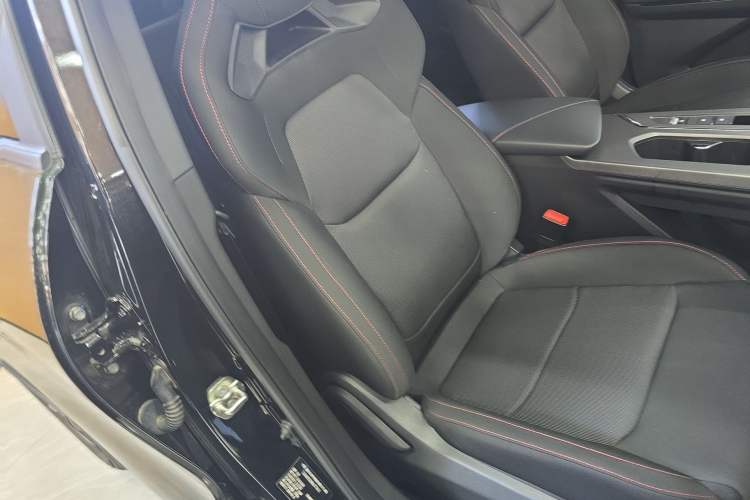 Used CHANGAN OSHAN X5 PLUS 2023 1.5T DCT Enjoyment Version Right Front Seat