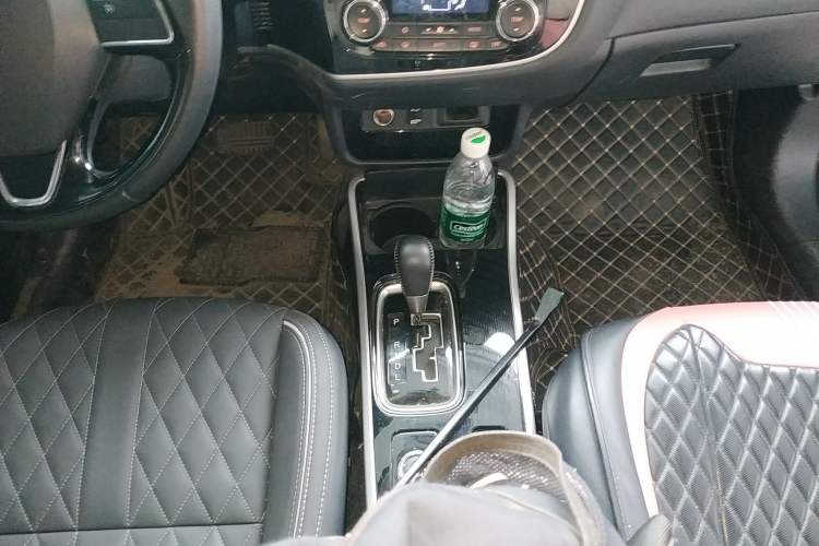 Used Mitsubishi Outlander 2021 2.4L 4x4 DynaDrive Edition 5 Seats Gear Lever