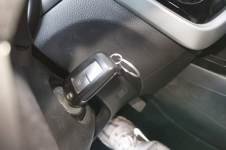 Used Nissan Tiida 2016 1.6L CVT Cool Dynamic Edition Vehicle Key