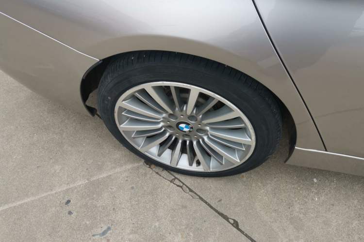 Used BMW 3 Series 2019 320Li Fashion Model Right Rear Wheel Hub