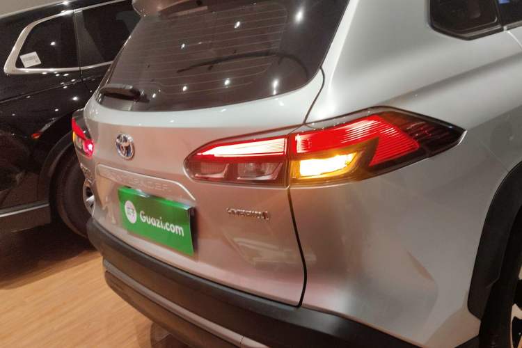 Used Toyota FRONTLANDER 2023 2.0L Smart Electric Hybrid Dual-Engine Deluxe Version
