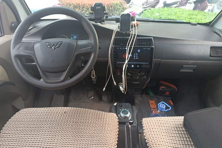 Used Wuling EV50 2020 Pure Electric Van Logistics Vehicle with Penghui Heated Battery