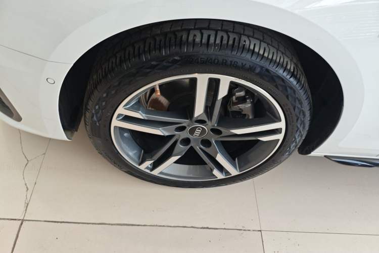 Used Audi A4L 2022 40 TFSI Luxury Dynamic Model Left Front Wheel Hub