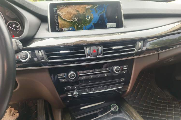Used BMW X5 2014 xDrive35i Leading Model Audio And AC Panel