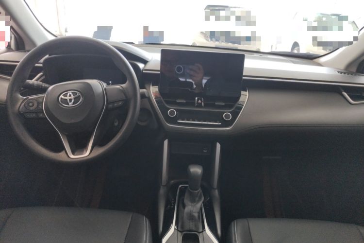 Used Toyota FRONTLANDER 2024 2.0L CVT Elite Edition Center Console