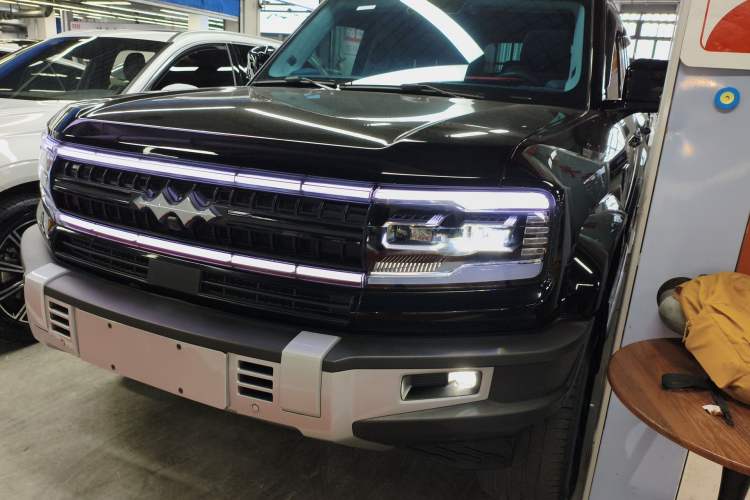 Used Formula Leopard 5 2023 Navigator Edition