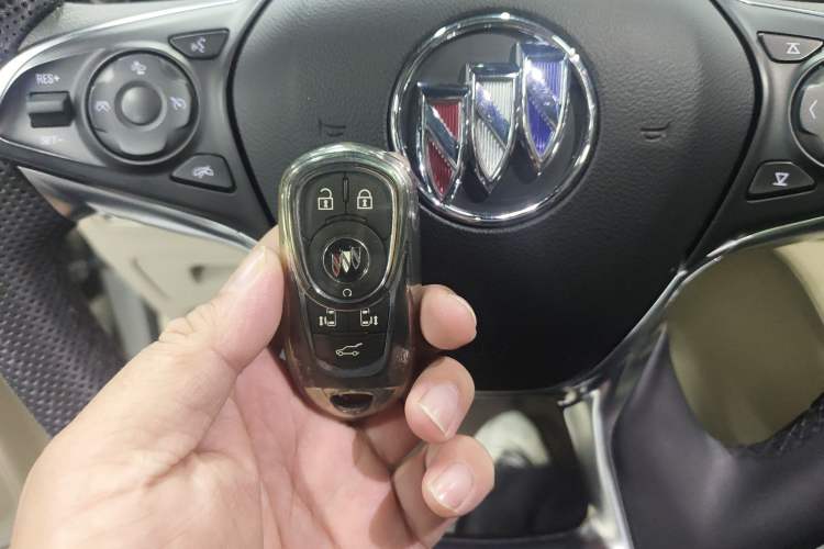 Used Buick GL8 2022 ES Landtrek 653T Flagship Model