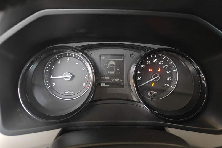 Used Wuling Hongguang PLUS 2019 1.5T Manual Luxury 7-Seater Instrument Cluster
