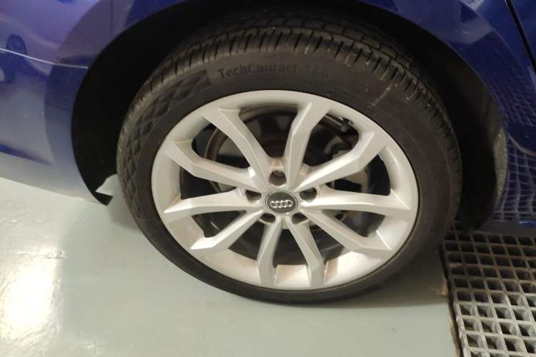 Used Audi A4L 2018 30th Anniversary Edition 40 TFSI Fashion Model
