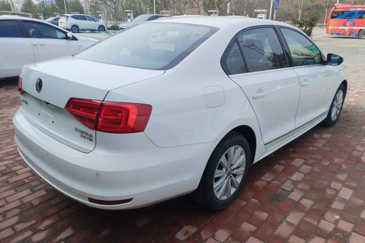 Used Volkswagen Sagitar 2015 230TSI Automatic Comfort Version
