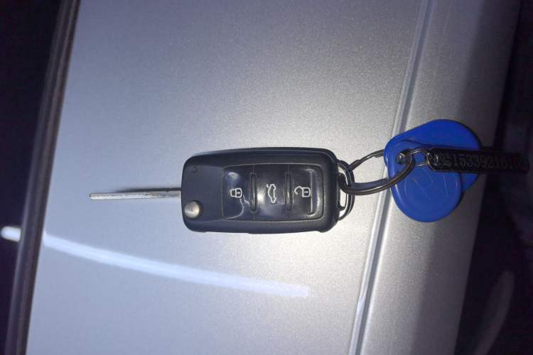 Used Volkswagen Santana 2013 1.6L Manual Luxury Edition
