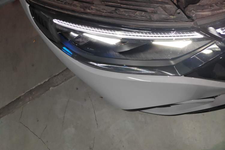 Used Mercedes-Benz EQE SUV 2023 500 4MATIC Special Edition Right Front Headlight