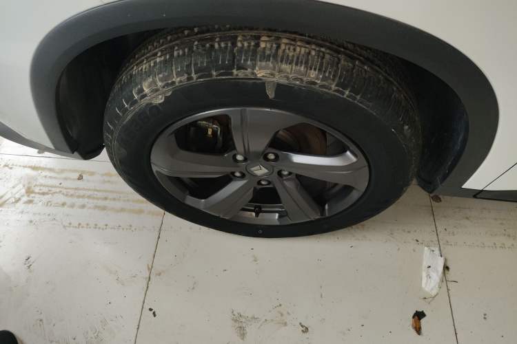 Used Baojun RM-5 2019 1.5T Manual Elite Version with 24-Hour Online Service 6 Seats Exterior 1