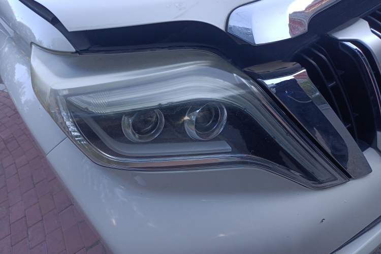 Used Toyota Prado 2016 2.7L Automatic Standard Edition Right Front Headlight