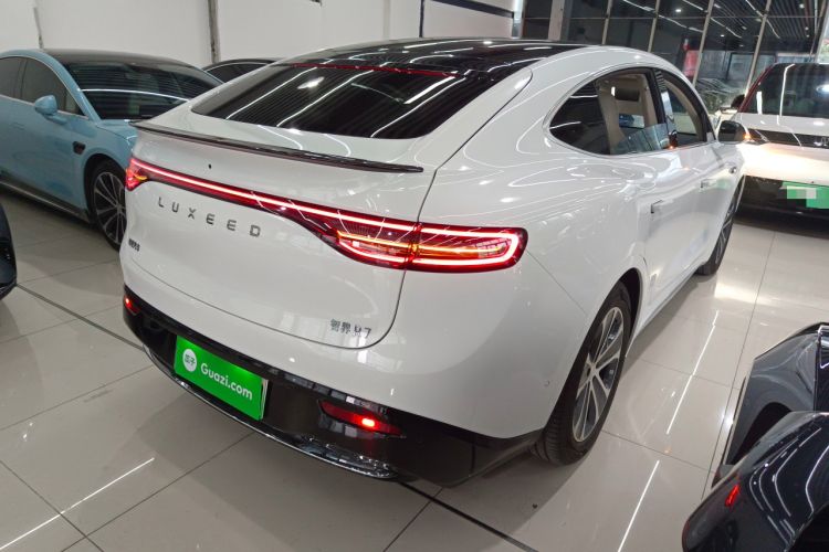 Used Hima Luxeed R7 2024 All-Electric 802 km Max
