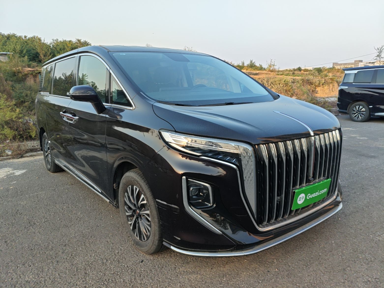 Hongqi HQ9 PHEV 2024 2.0T Four-Wheel Drive Business Edition — снимка 3