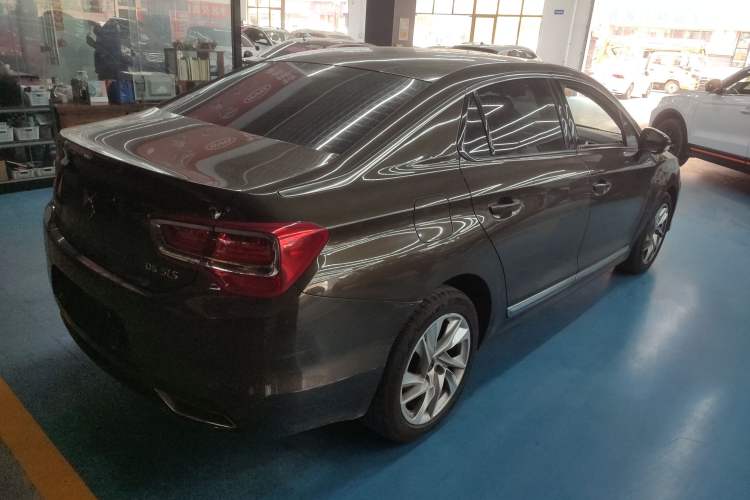 Used DS 5LS 2014 1.8L Elegant Edition VTi140