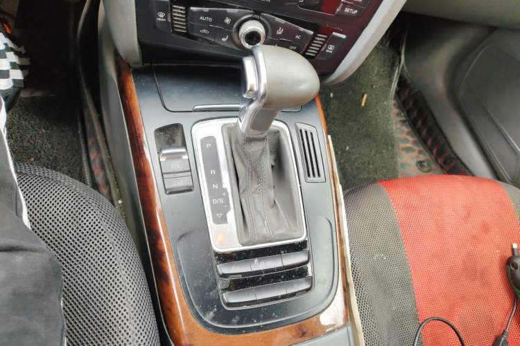 Used Audi A4L 2013 35 TFSI Automatic Standard Model Gear Lever