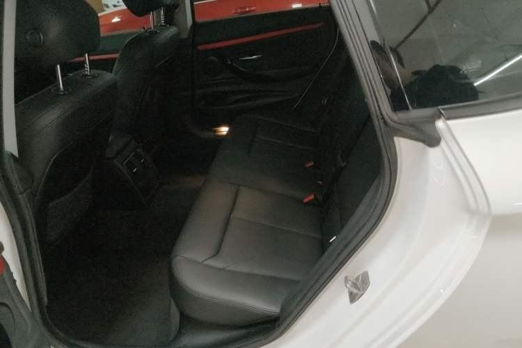 Used BMW 3 Series GT 2016 320i Design Package Edition Left Rear Seat