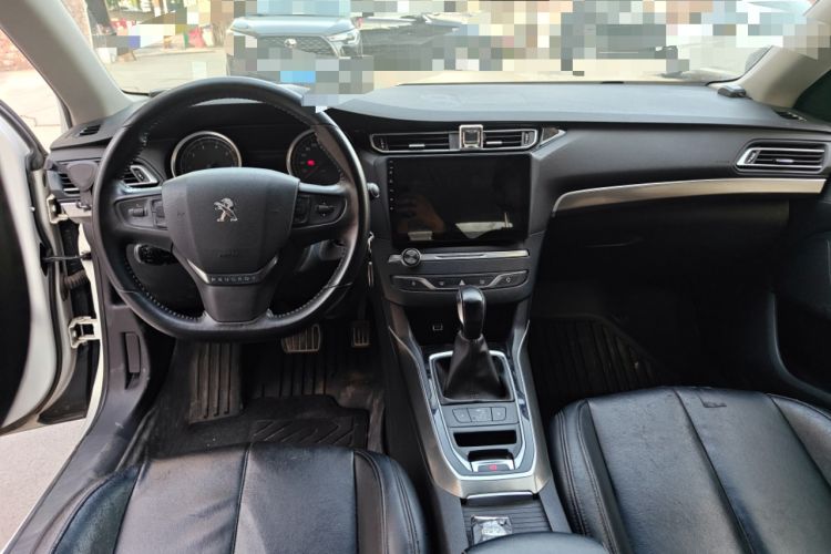 Used Peugeot 408 2014 1.8L Automatic Luxury Edition Center Console