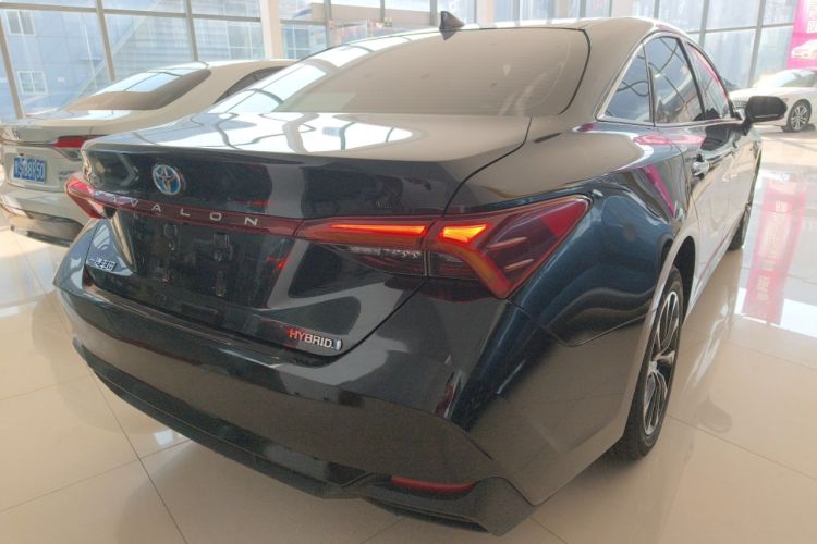 Used Toyota Avalon 2023 Dual-Engine 2.5L Luxury Edition
