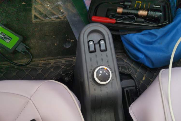 Used Wuling Hongguang MINIEV 2021 Macaron Premium Model – Lithium Iron Phosphate Gear Lever