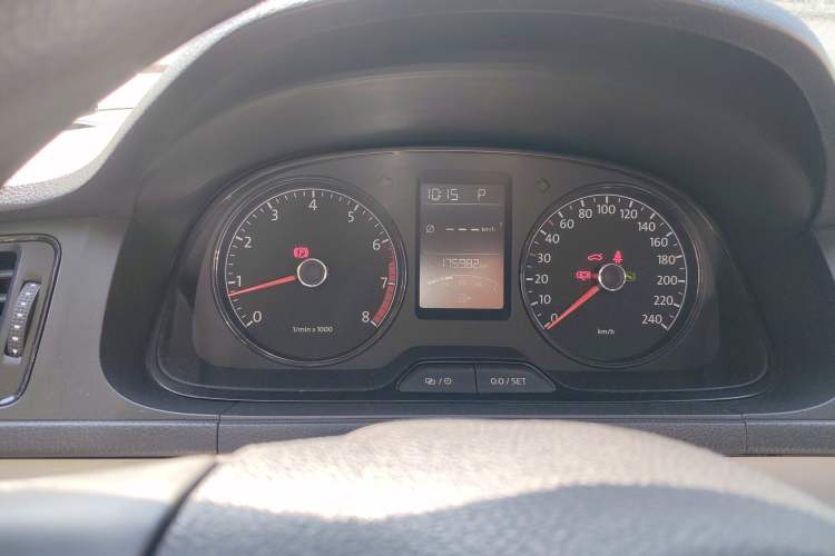 Used Volkswagen Lavida 2013 Revised Classic 1.6L Automatic Fashion Edition
