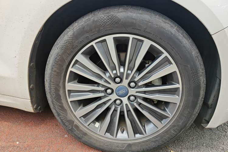 Used Ford Mondeo 2017 EcoBoost 180 Stylish Model Right Front Wheel Hub