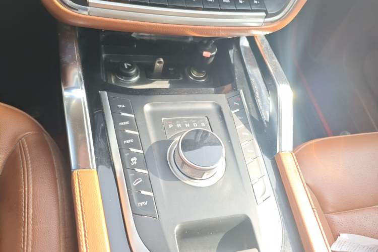 Used Zotye T700 2017 1.8T Dual-Clutch Prestige Model
