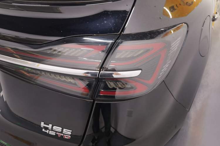 Used Hongqi HS5 2023 2.0T Qixiang Pro Edition
