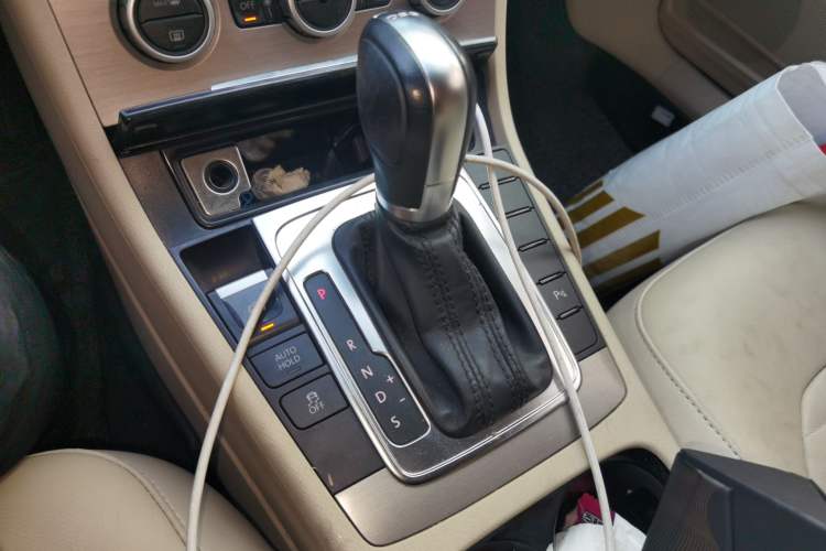 Used Volkswagen Magotan 2013 1.8TSI Luxury Model Gear Lever