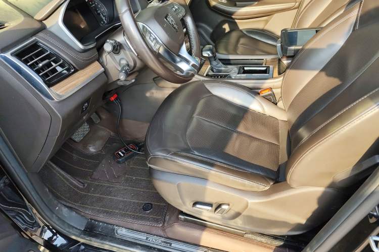 Used Roewe RX8 2019 30T Smart Connectivity Two-Wheel Drive Supreme Flagship Edition