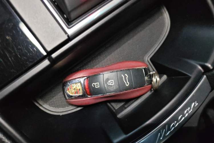 Used Porsche Macan 2024 Macan 2.0T