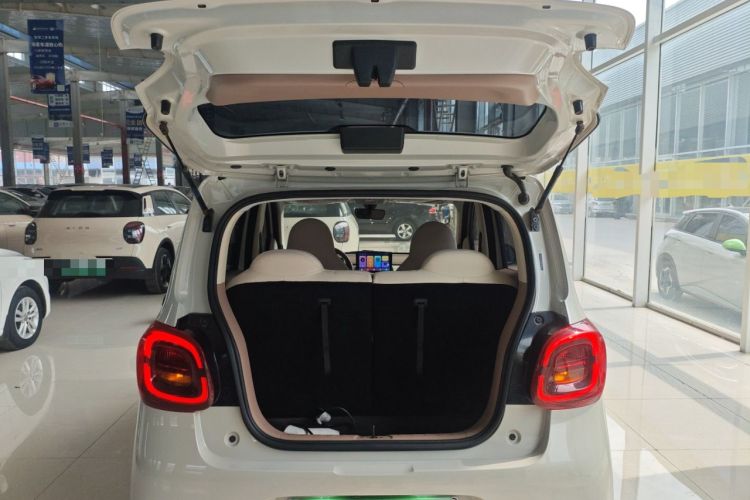 Used Wuling Hongguang MINIEV 2025 Four-Door Version Advanced Edition Trunk