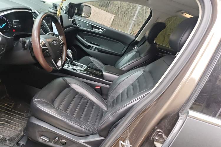 Used Ford Edge 2016 EcoBoost 245 Four-Wheel Drive Titanium Edition 7-Seater
