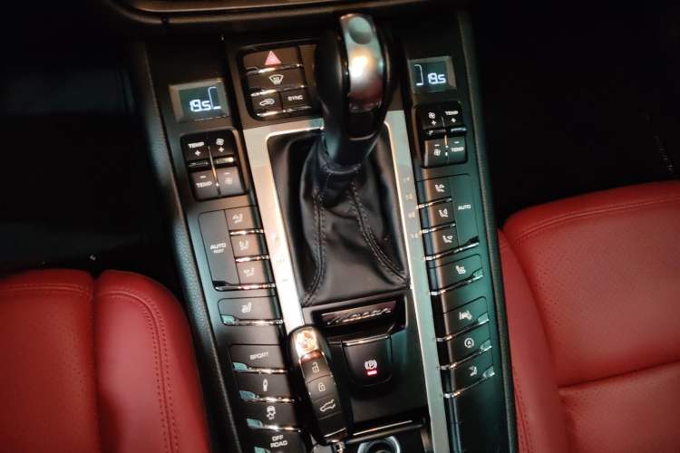 Used Porsche Macan 2018 Macan 2.0T